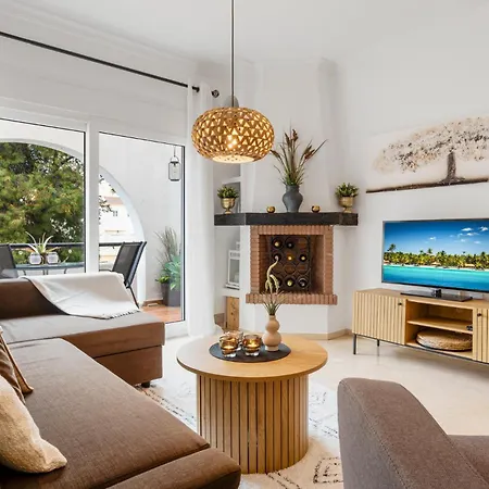 Cozy With Pool By Costarentals - Ref 153 Sitio de Calahonda