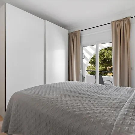 Apartamento Cozy With Pool By Costarentals - Ref 153